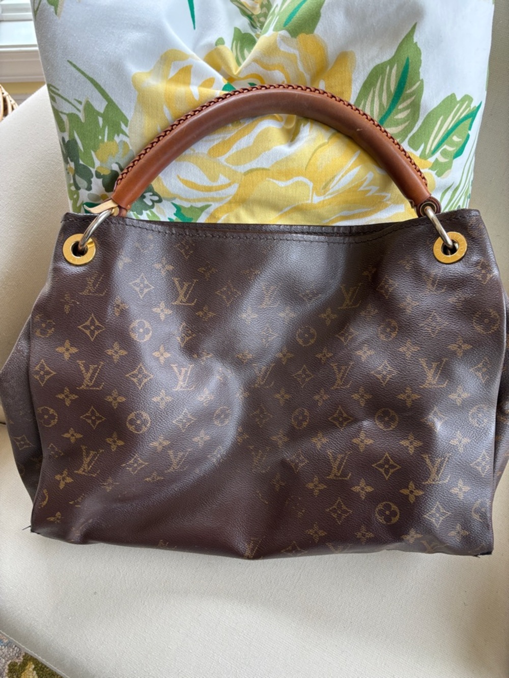 Louis Vuitton Artsy MM Monogram Shoulder Bag
